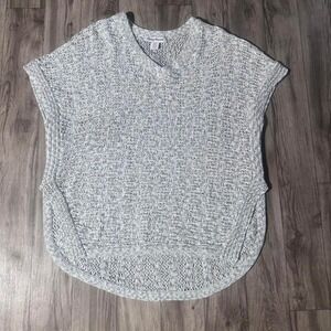 Tommy Bahama woman. Kimono V Neck Open Knit Sweater Size SP. White/Grey.
